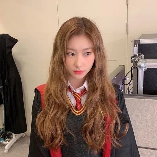 🐾 Стикер «itzy chaeryeong» для Telegram