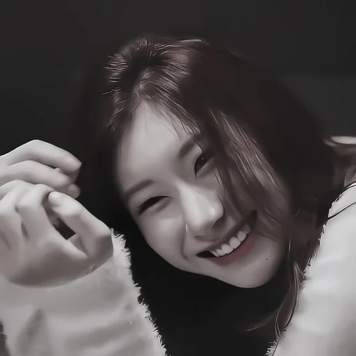 🐾 Стикер «itzy chaeryeong» для Telegram