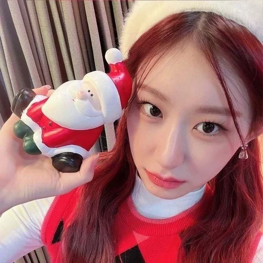 🐾 Стикер «itzy chaeryeong» для Telegram