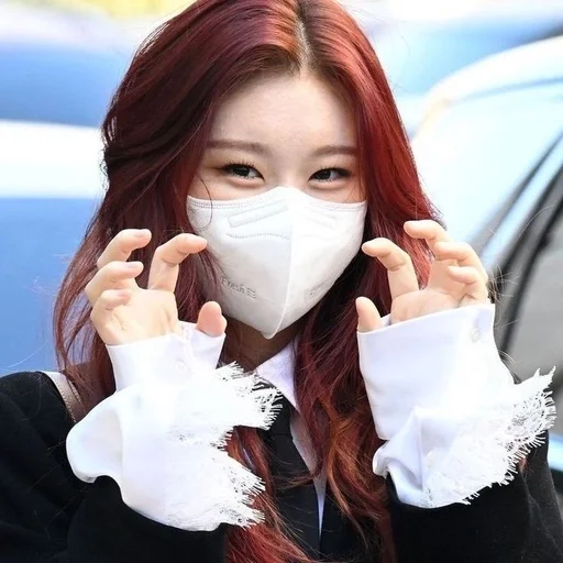🐾 Стикер «itzy chaeryeong» для Telegram