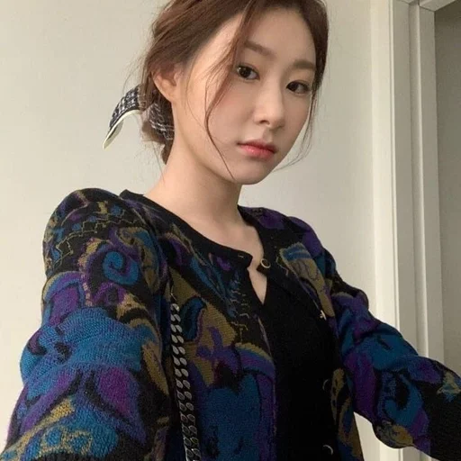 🐾 Стикер «itzy chaeryeong» для Telegram
