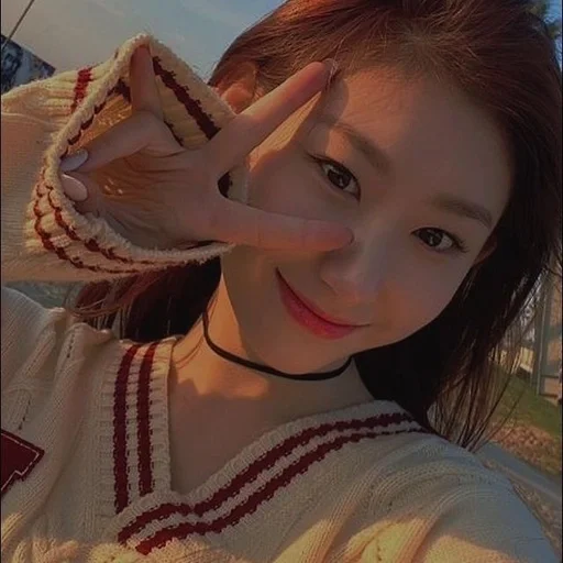 🐾 Стикер «itzy chaeryeong» для Telegram