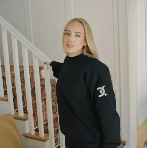 😐 Стикер «Adele» для Telegram