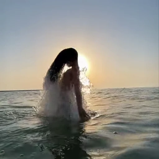 🤩 Стикер «Аделия Петросян» для Telegram