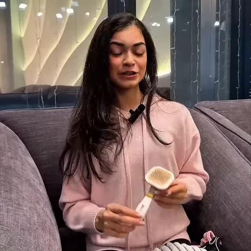 🤩 Стикер «Аделия Петросян» для Telegram