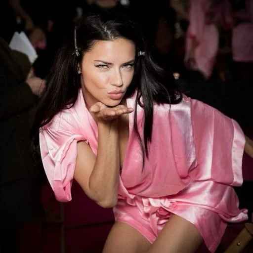 🤩 Стикер «Adriana Lima» для Telegram