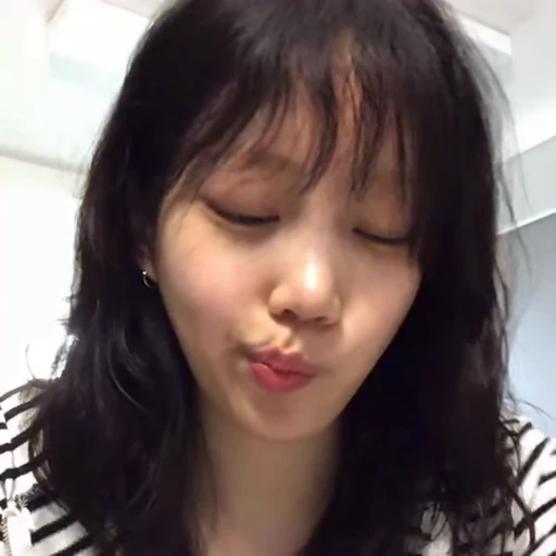 🦨 Стикер «ww jueun» для Telegram