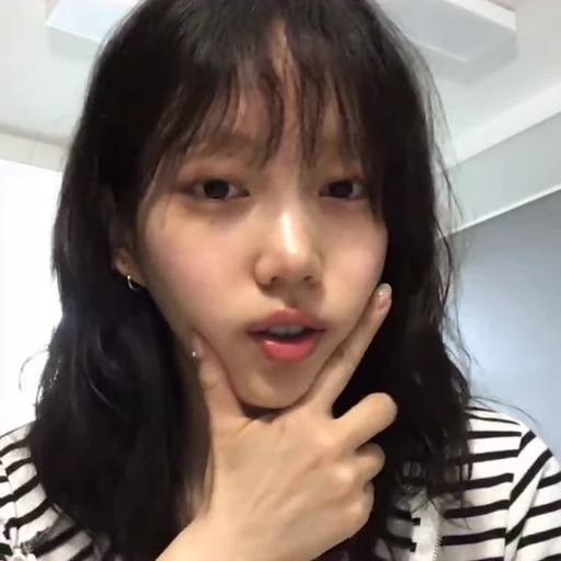 🦨 Стикер «ww jueun» для Telegram