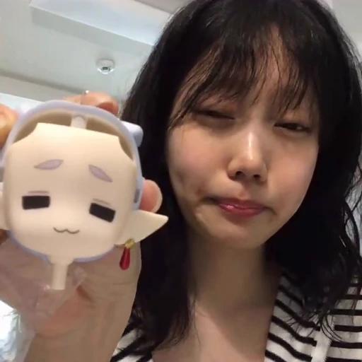 🦨 Стикер «ww jueun» для Telegram