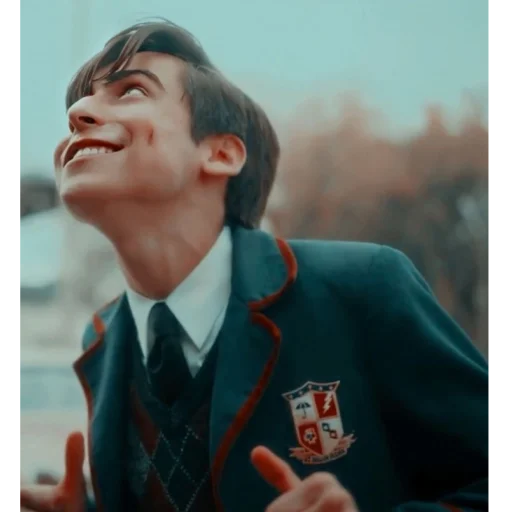 ❤️ Стикер «Aidan Gallagher» для Telegram