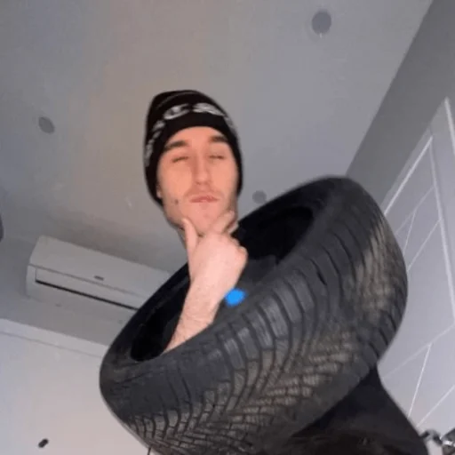😏 Стикер «Акулич и Кореш» для Telegram
