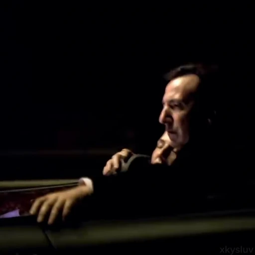 🎶 Стикер «Alan Rickman» для Telegram