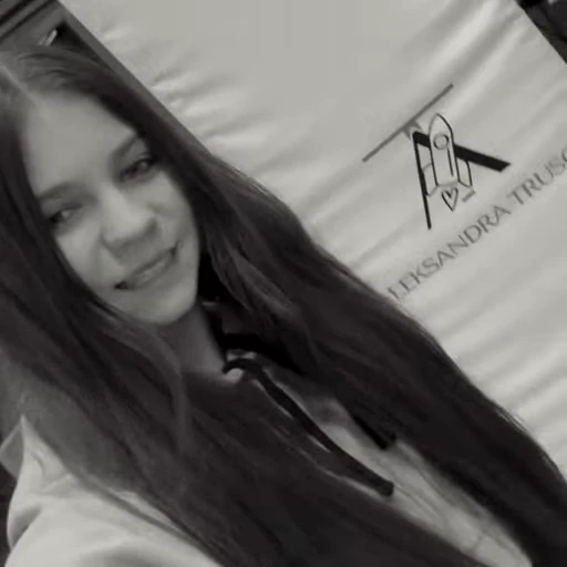 🤩 Стикер «Александра Трусова» для Telegram