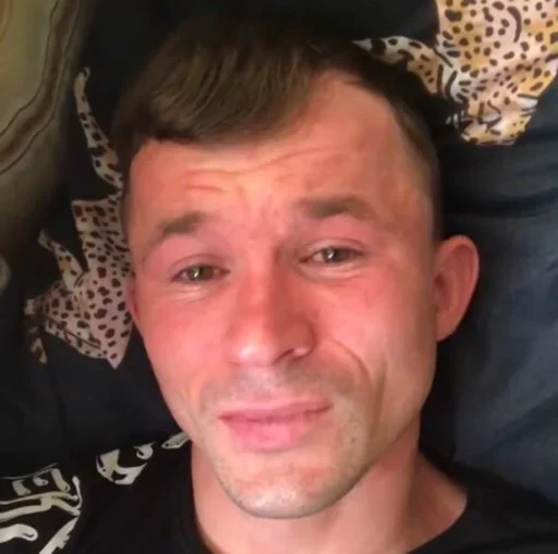😢 Стикер «🙂» для Telegram