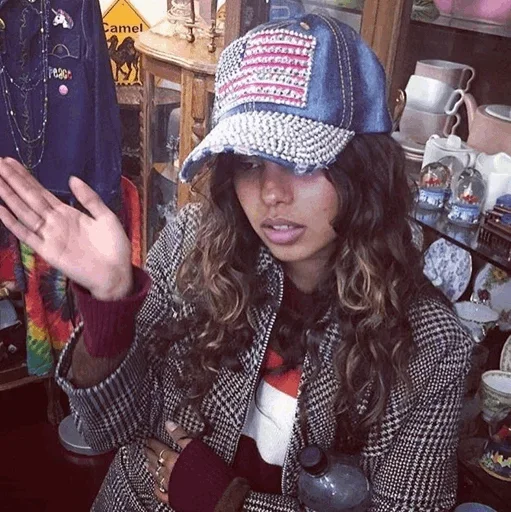 🐙 Стикер «Alisha Boe» для Telegram