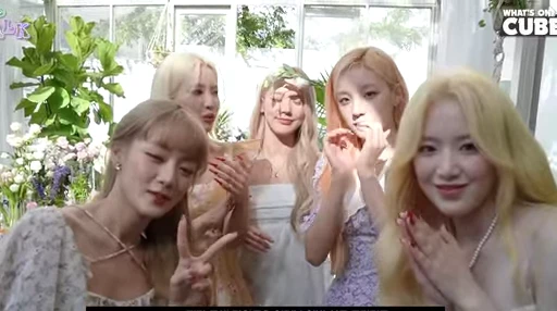 🫶 Стикер «(G)I-DLE» для Telegram