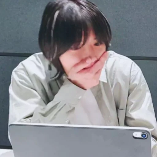😳 Стикер «all my kpop love» для Telegram