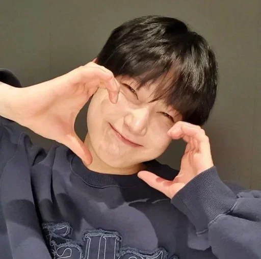 🥰 Стикер «all my kpop love» для Telegram