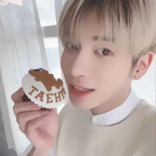 🇵🇼 Стикер «Kang Taehyun» для Telegram