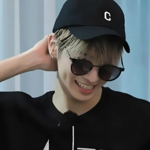 🇵🇼 Стикер «Kang Taehyun» для Telegram