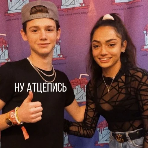 🤮 Стикер «American&;s tiktok??» для Telegram