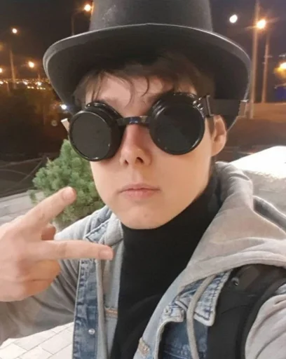 ✌️ Стикер «АНДРЕЙКА БЛИАТЬ» для Telegram