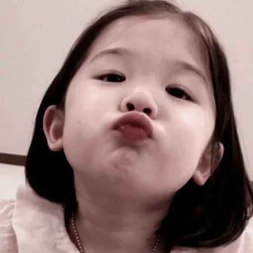 😚 Стикер «Cute kids» для Telegram