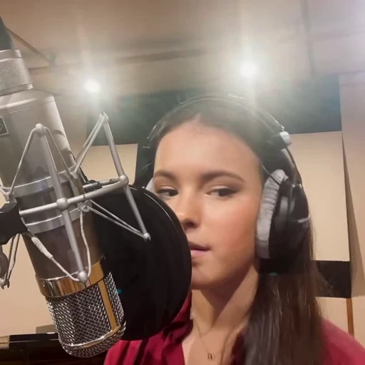 🤩 Стикер «Анна & Изабо» для Telegram
