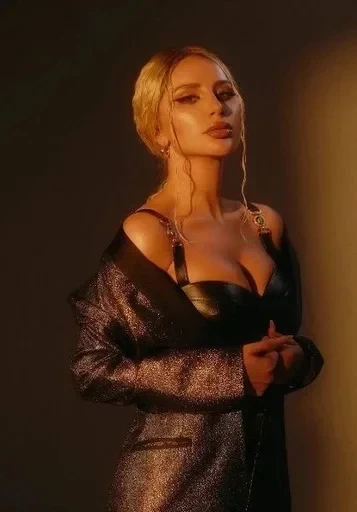 😏 Стикер «ANNA ASTI» для Telegram