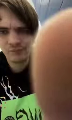 👂 Стикер «Антихайп» для Telegram