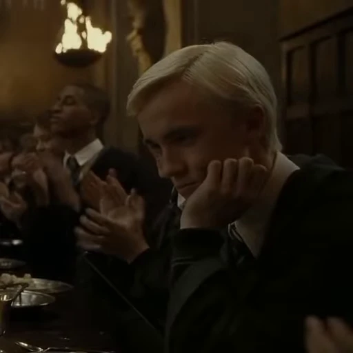 😔 Стикер «Драко Малфой» для Telegram