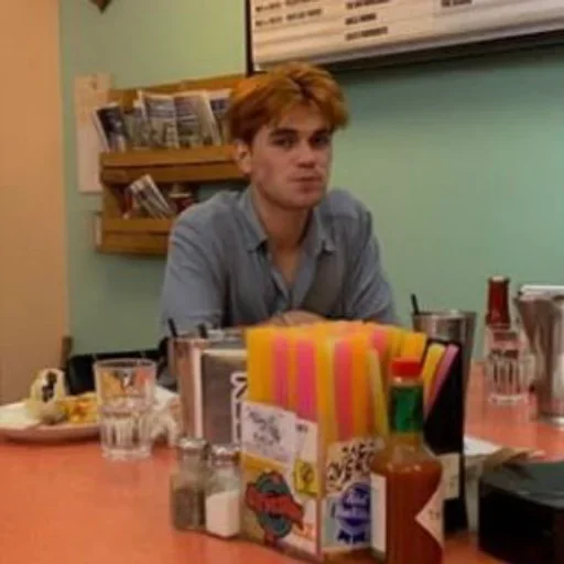 🌿 Стикер «Archie KJ Apa» для Telegram
