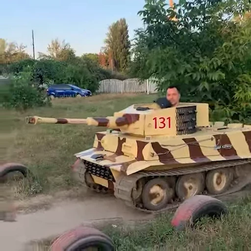 🚙 Стикер «Arestovich» для Telegram