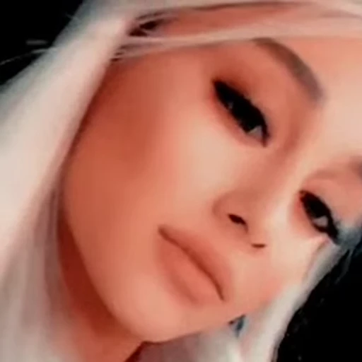 🤩 Стикер «Ariana Grande Videopack» для Telegram
