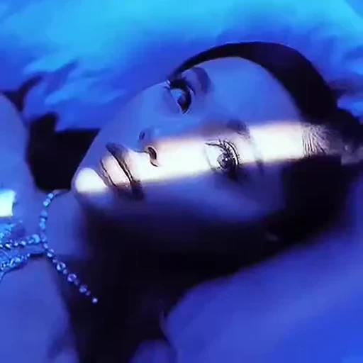 🤩 Стикер «Ariana Grande Videopack» для Telegram