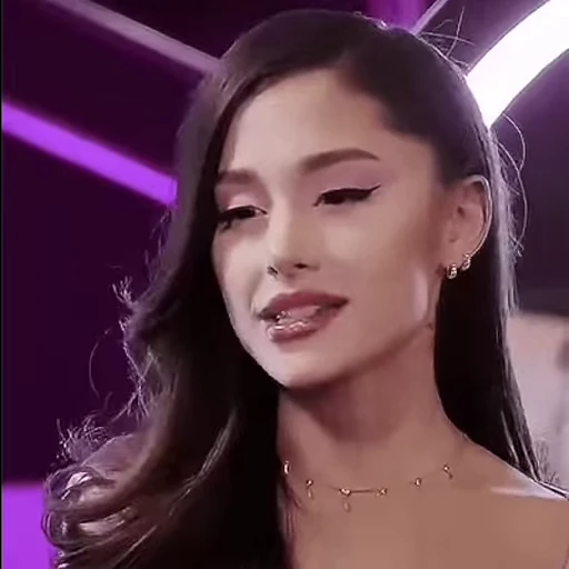 🤩 Стикер «Ariana Grande Videopack» для Telegram