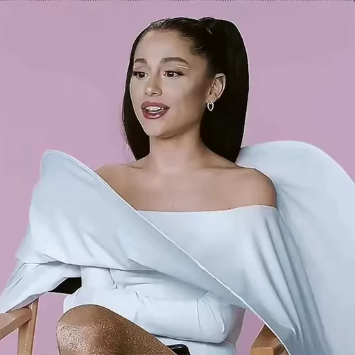 🤩 Стикер «Ariana Grande Videopack» для Telegram