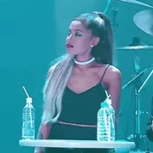 🤩 Стикер «Ariana Grande Videopack» для Telegram