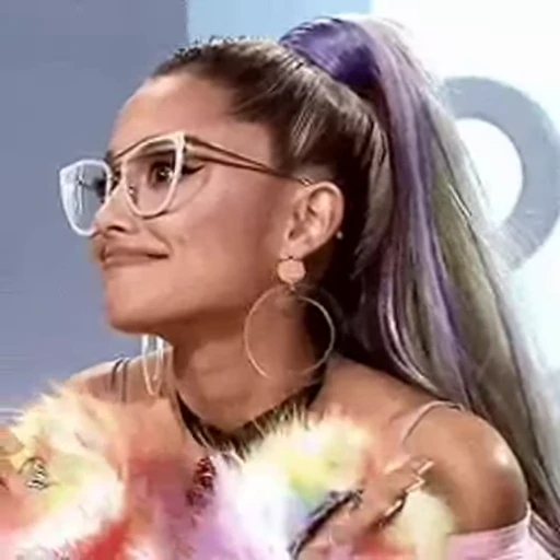 🤩 Стикер «Ariana Grande Videopack» для Telegram