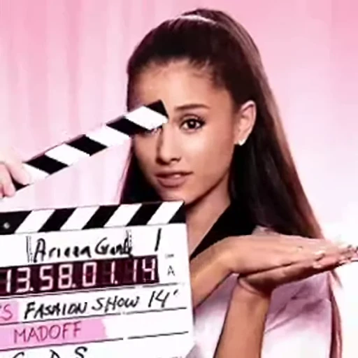 🤩 Стикер «Ariana Grande Videopack» для Telegram