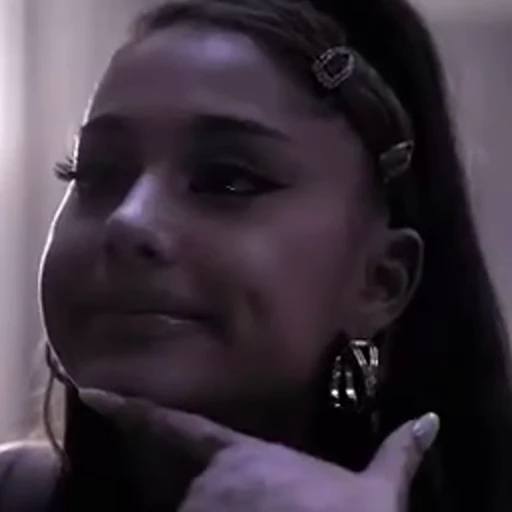 🤩 Стикер «Ariana Grande Videopack» для Telegram