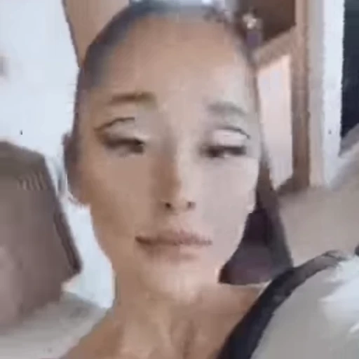 🤩 Стикер «Ariana Grande Videopack» для Telegram