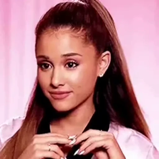 🤩 Стикер «Ariana Grande Videopack» для Telegram