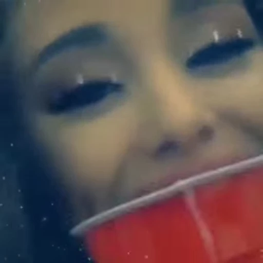 🤩 Стикер «Ariana Grande Videopack» для Telegram