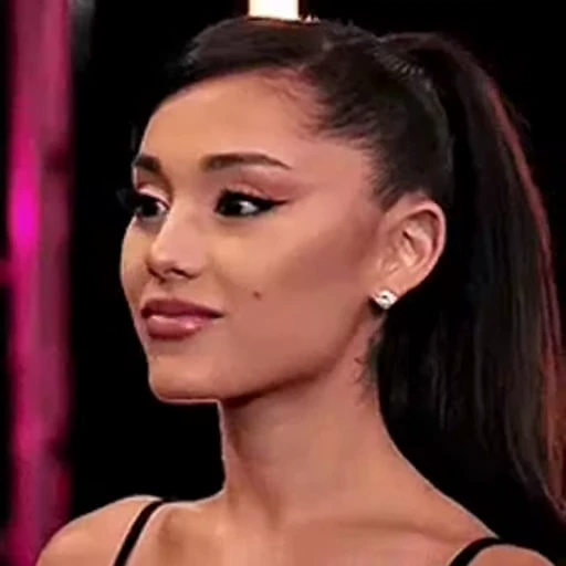 🤩 Стикер «Ariana Grande Videopack» для Telegram