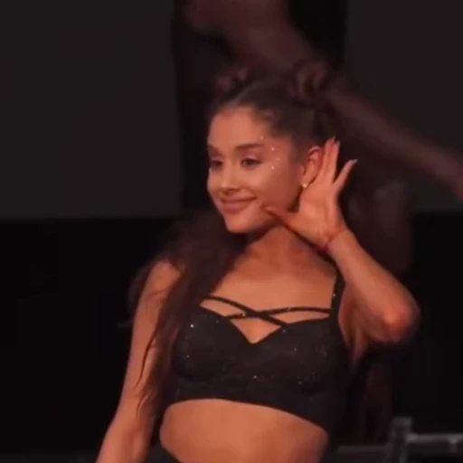 ♥️ Стикер «Ariana Grande» для Telegram