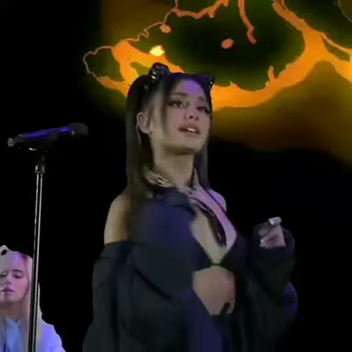 ♥️ Стикер «Ariana Grande» для Telegram