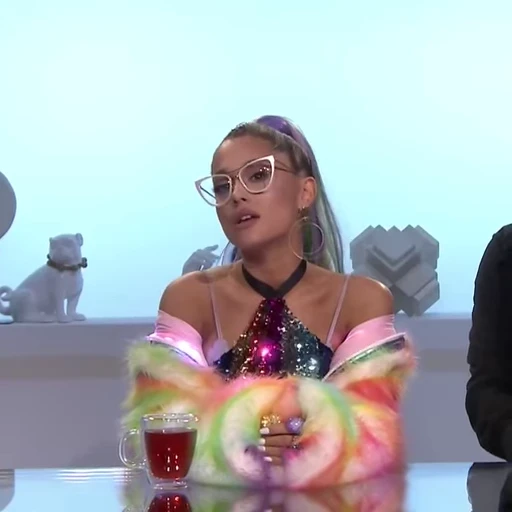 ♥️ Стикер «Ariana Grande» для Telegram