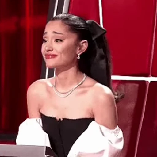 ♥️ Стикер «Ariana Grande» для Telegram