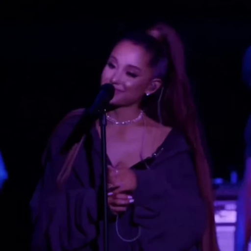 ♥️ Стикер «Ariana Grande» для Telegram